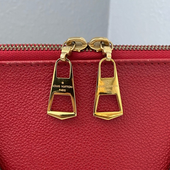 Authentic Louis Vuitton V Tote BB - Picture 5 of 14